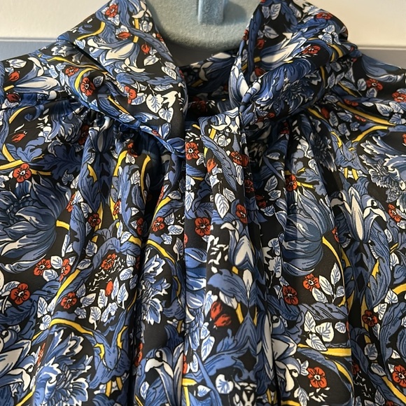 Zara Floral Blouse w/Neck ties - Picture 5 of 10